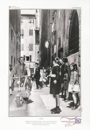 Quadro di Polizia Municipale Archivio 1959 I vigili fiorentini disciplinano all'educazione stradale gli scolari della scuola Dante - stampa carta 